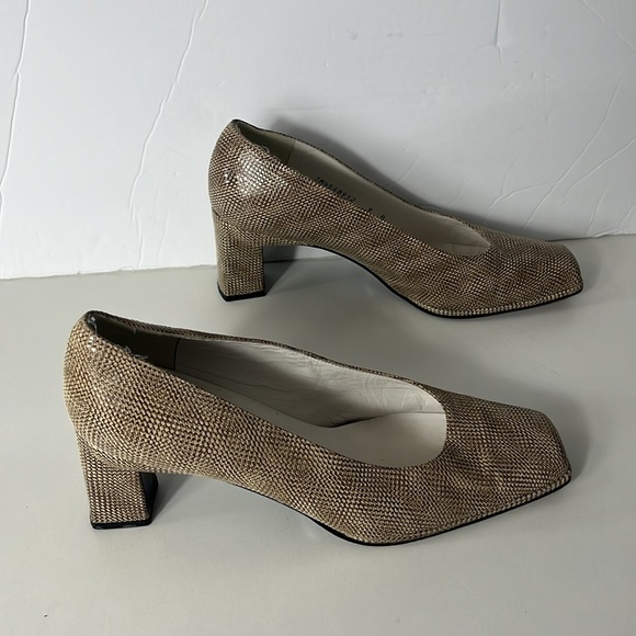 Stuart Weitzman Matrix Block Heels Square Toe Women’s 9 - Picture 1 of 9